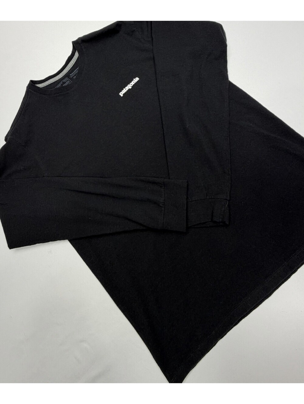 Patagonia T-Shirt Mens Small Responsibili Long Sleeve P-6 Logo Tee Black 39161